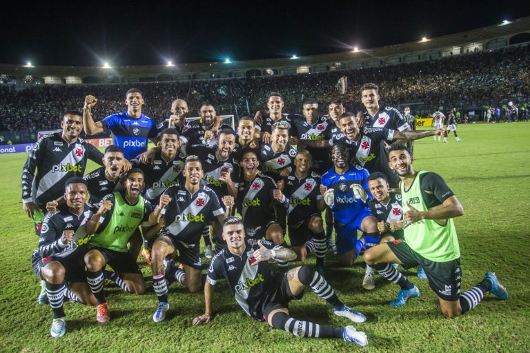 Gabriel Pec exalta vitória do Vasco em casa pela Série B: “Somos mais fortes com a torcida”