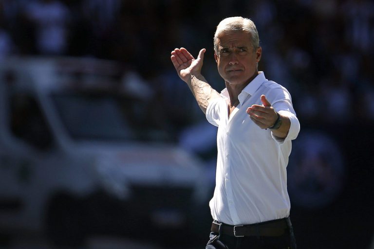 Luís Castro afirma que objetivo do Botafogo é permanecer na primeira divisão