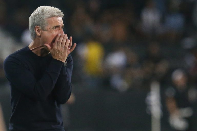 Luís Castro elogia aumento no leque de opções no elenco do Botafogo: “Objetivo alcançado”