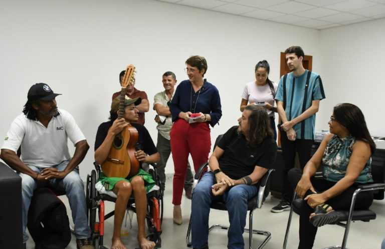 MÚSICA, ESPORTE E REIVINDICAÇÕES: DANIEL SANTANA RECEBE VISITA DA COMUNIDADE SAGRADO CORAÇÃO, DO KM 41