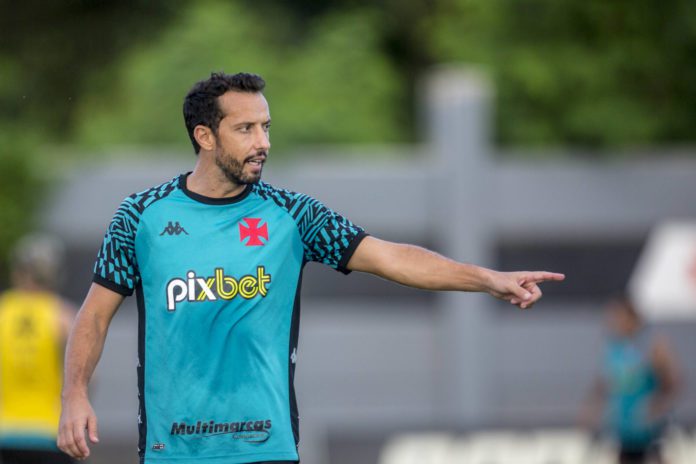 Nenê vira dúvida no Vasco para o jogo contra o CSA