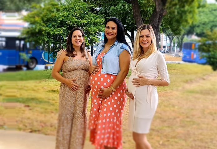 PREFEITURA PRESTA HOMENAGEM ÀS SERVIDORAS PELO DIA DAS MÃES