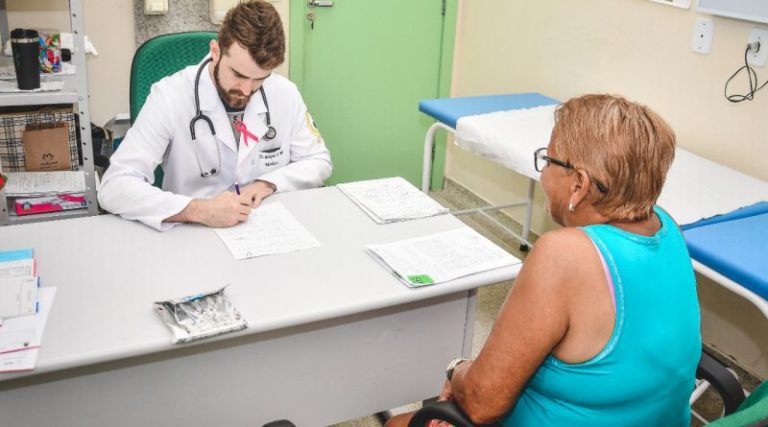 Prefeitura de Linhares convoca 20 médicos aprovados em processo seletivo   		