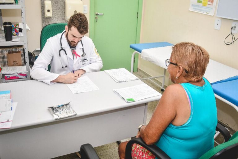 Prefeitura de Linhares convoca médicos, enfermeiros e técnicos de enfermagem aprovados em processo seletivo   		