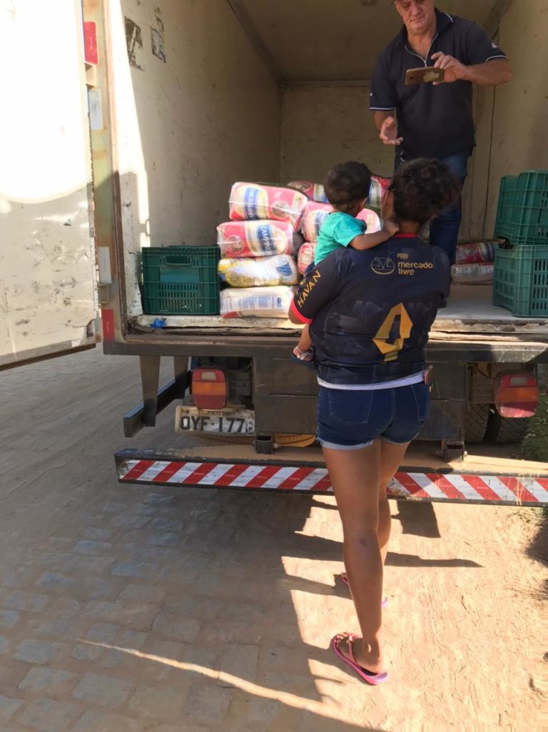Semhas entregou 137 cestas básicas para famílias da sede e de Cachoeirinha de itaúnas