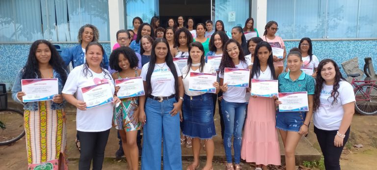 120 ALUNOS DO QUALIFICARES DE PINHEIROS CONCLUEM CURSOS PROFISSIONALIZANTES E RECEBEM CERTIFICADOS