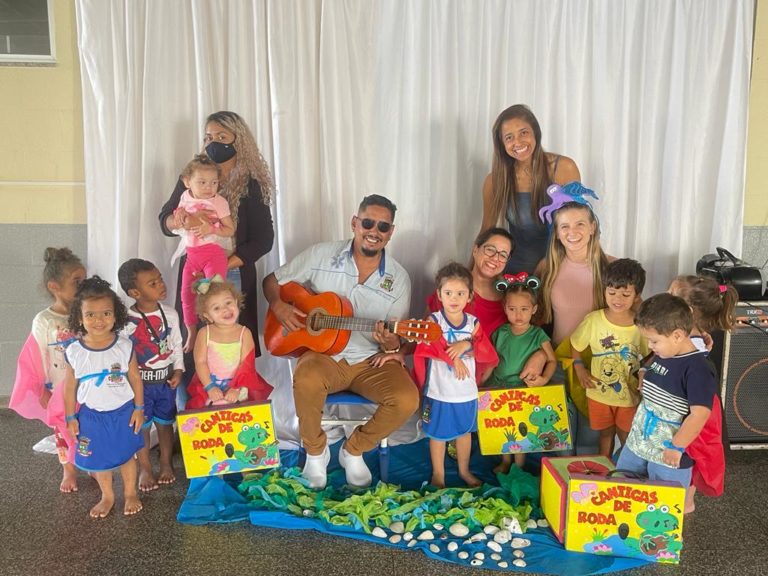 Cantigas de roda resgata folclore e desperta criatividade em escola do bairro Araçá   		
