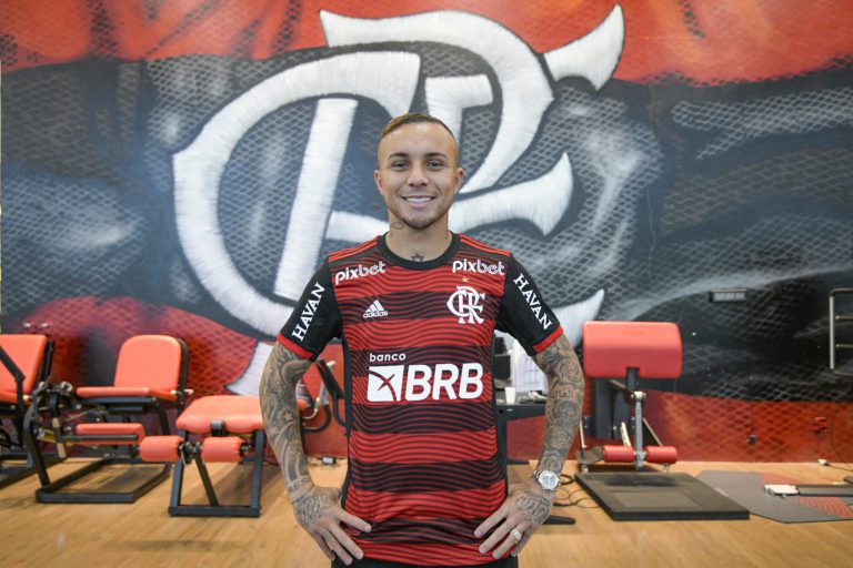 Anunciado pelo Flamengo, atacante Everton Cebolinha se diz “realizado”