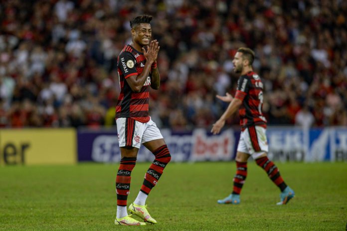 Bruno Henrique sofre lesão no joelho e fará mais exames para definir o tratamento