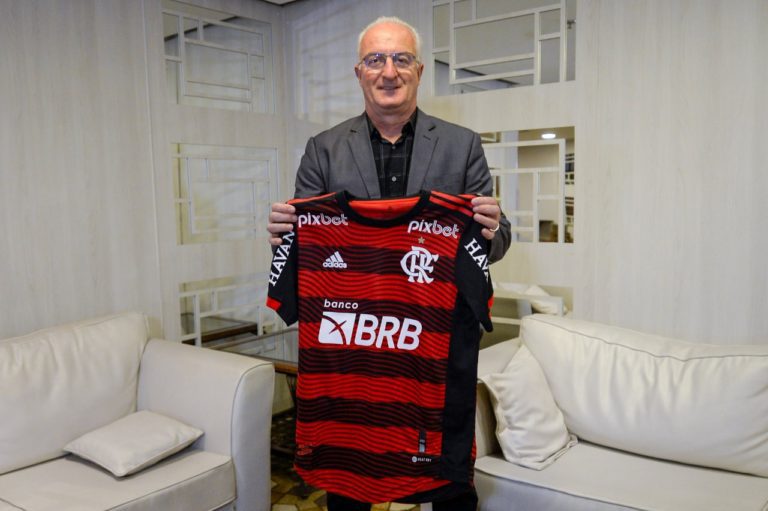 Dorival Júnior desembarca em Porto Alegre e fala pela primeira vez como técnico do Flamengo