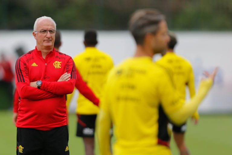 Dorival Júnior terá elenco do Flamengo completo à disposição contra o Cuiabá