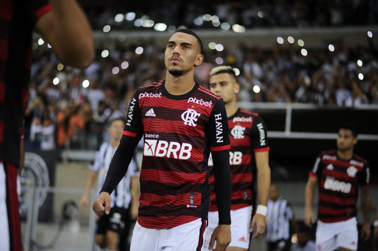 Flamengo tenta se recuperar no Brasileirão frente ao América-MG no Maracanã