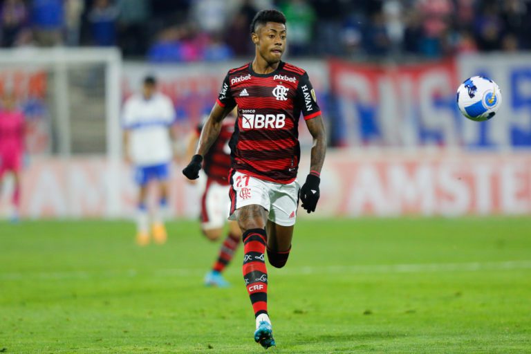 Lesionado no Flamengo, Bruno Henrique é operado com sucesso