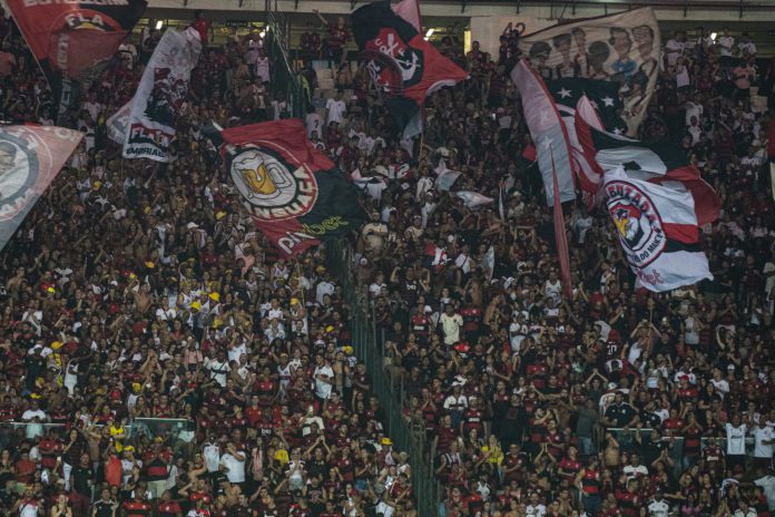 Paulo Sousa exalta sinergia com torcida do Flamengo