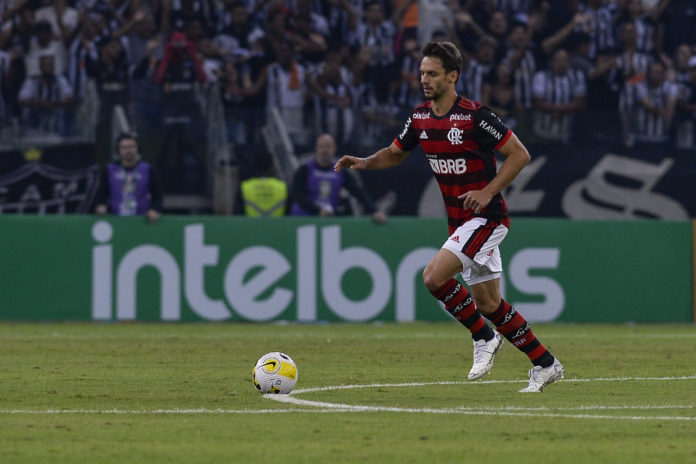 Rodrigo Caio volta a sentir joelho e preocupa o Flamengo