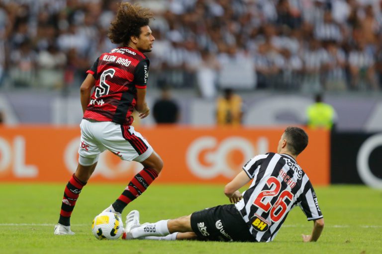 Willian Arão vê Flamengo em adaptação com Dorival e aposta em melhora