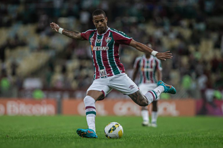 Diniz confirma que pensa em Caio Paulista como lateral no Fluminense