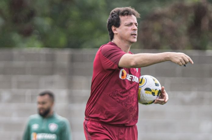 Diniz tem uma dúvida para o clássico entre Fluminense e Botafogo