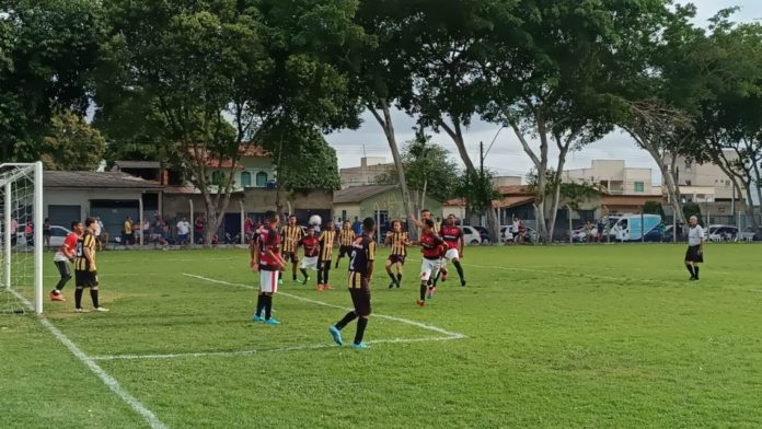 Goleadas marcam a quarta rodada do campeonato de futebol da 1ª Divisão