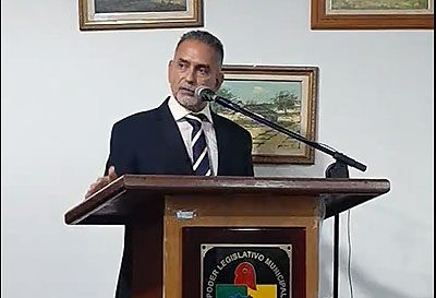 Vídeo: Vice-prefeito Jaiminho toma posse e fala pela primeira vez na Câmara de Vereadores de Marataízes como prefeito interino