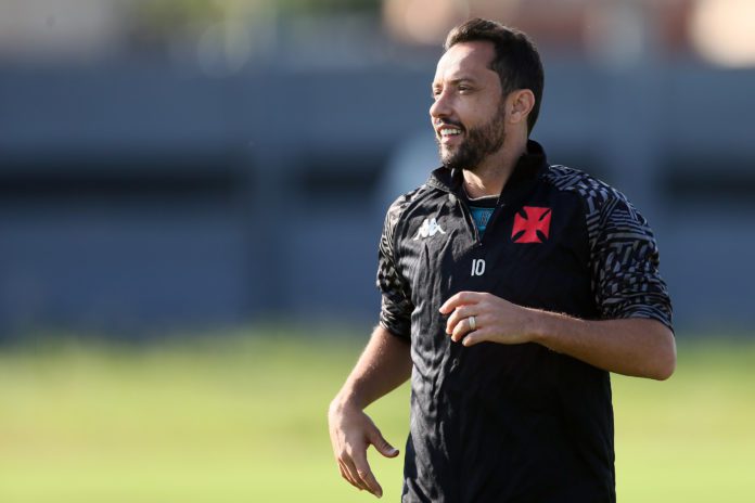 Nenê destaca diferença dos jogos do Vasco em São Januário e Maracanã: “São Januário é o nosso caldeirão”