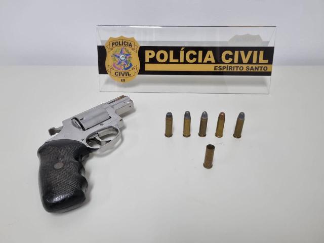 Polícia Civil prende homem e apreende arma em Vila Valério