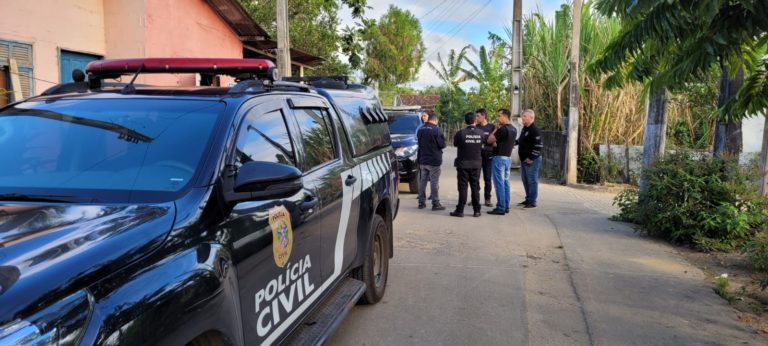 Polícia Civil realiza operação e detém três pessoas em Anchieta