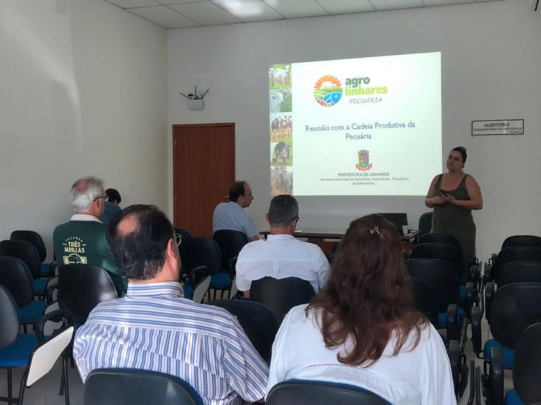 Prefeitura de Linhares se reúne com representantes da cadeia produtiva da pecuária para discutir ações para o setor