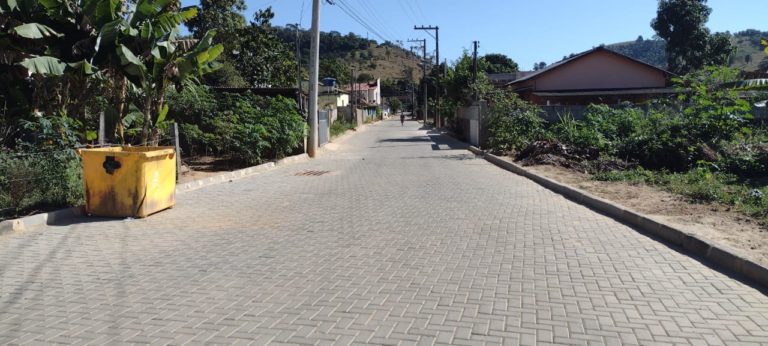 Programa Calçamento Rural já liberou 27,3 mil m² de material para pavimentação em comunidades do interior