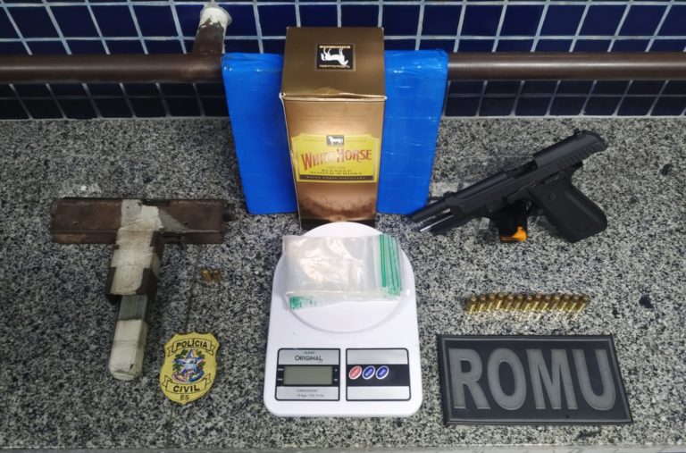 Programa Estado Presente: Operação conjunta apreende armas, drogas e munições dentro de residência em Vila Velha