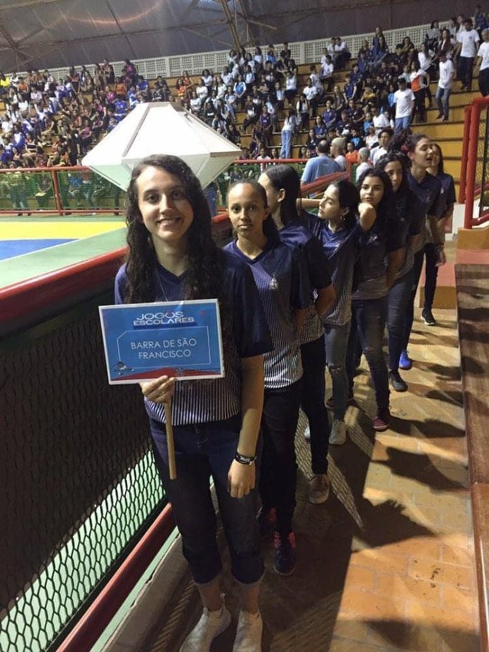 Seleção Feminina de Futsal de Barra de São  Francisco vence o primeiro desafio na fase final dos JEES