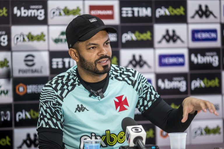 Thiago Rodrigues elogia momento do Vasco, mas prega manutenção do foco