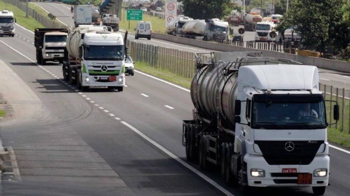 Reajuste no frete acontece em meio às altas no preço dos combustíveis