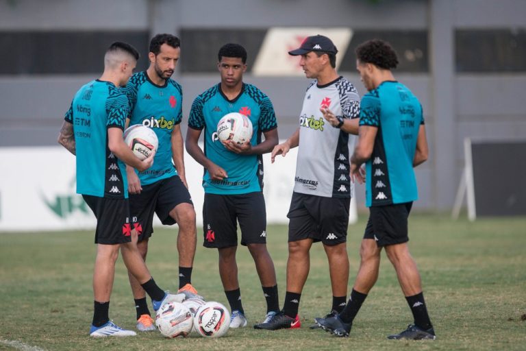 Vasco encara o Grêmio para se consolidar na briga pelo título da Série B