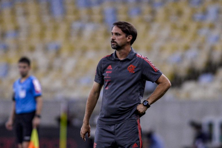 Vasco se aproxima de acerto com técnico Maurício Souza, ex-Flamengo