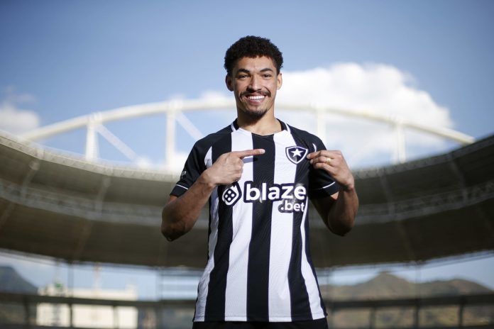 Adryelson é relacionado e pode estrear pelo Botafogo contra o Corinthians; veja lista