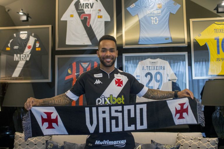 Alex Teixeira exalta retorno ao Vasco: “Emoção grande”