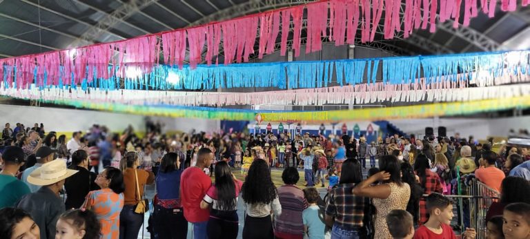 Arraiá do Albano abriu festas julinas deste final de semana em Barra de são Francisco