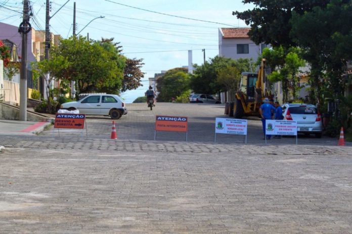 Centro: trecho da Rua Prof. Pio Pedrinha é interditado para obras de macrodrenagem