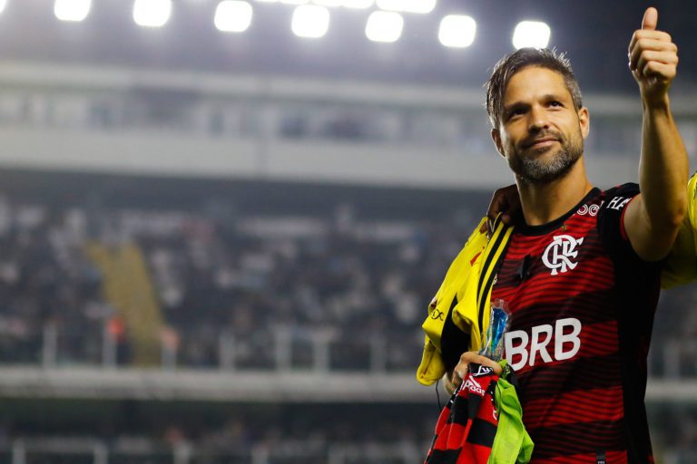 Com futuro incerto no Flamengo, Diego exalta Santos e Vila Belmiro: “Gratidão e respeito”