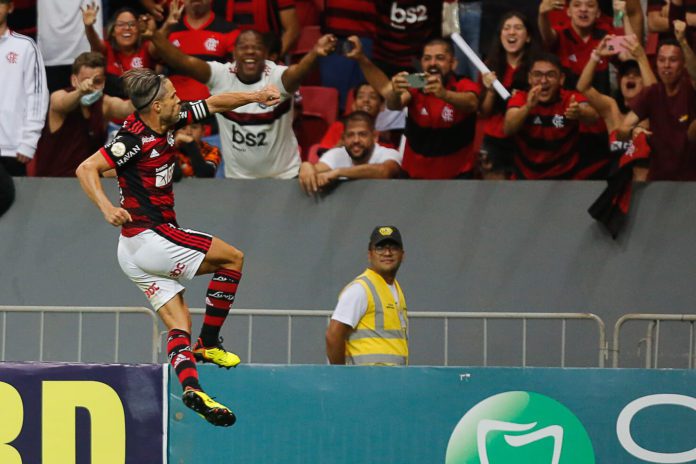 Diego destaca atuação do Flamengo e mostra confiança para sequência da temporada