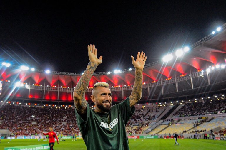Flamengo oficializa a contratação do chileno Arturo Vidal até 2023