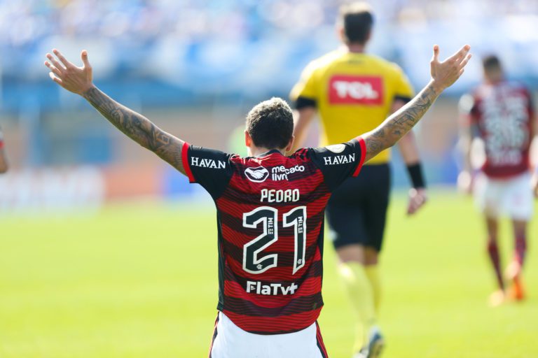 Pedro tem mais participações em gols do que jogos pelo Flamengo de Dorival