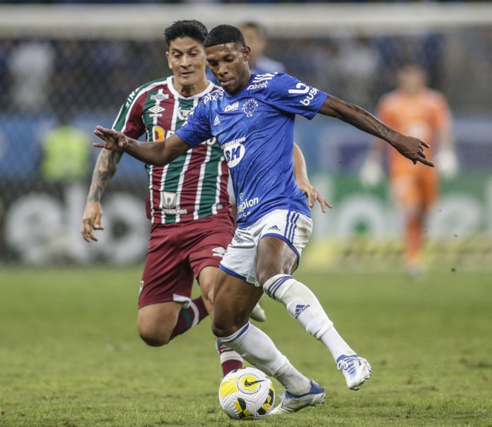 Com Cano inspirado, Fluminense vence Cruzeiro e avança às quartas da Copa do Brasil