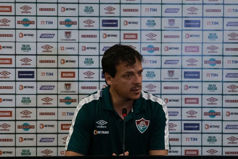 Diniz não projeta rodízio no Fluminense e diz que avaliará necessidade de poupar
