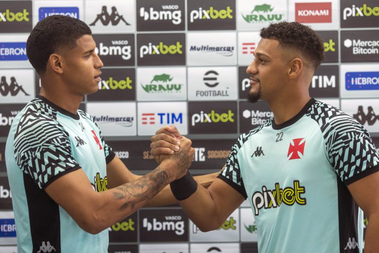 Halls e Alexander vivem expectativa de substituir Thiago Rodrigues no Vasco