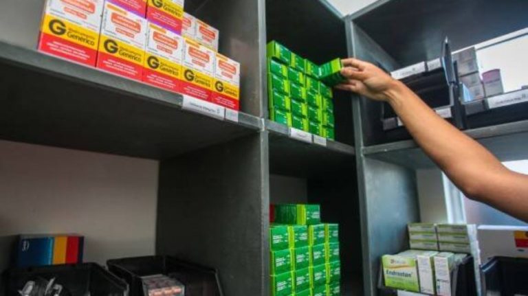 Alta acumulada nos preços dos medicamentos chega a 13,81% nos últimos 12 meses e faz consumidores restringirem as compras nas farmácias