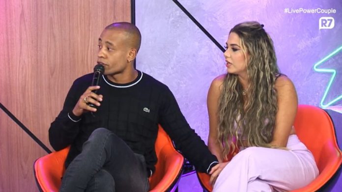 Karol e Mussunzinho discutiram com Adryana e Albert