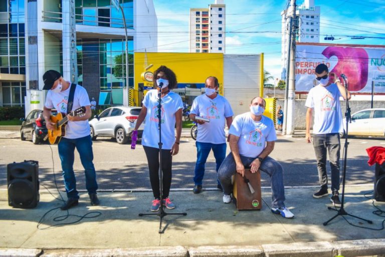 Na semana de férias escolares, músicos do projeto Cantarolar preparam programação especial para assistidos dos CRAS