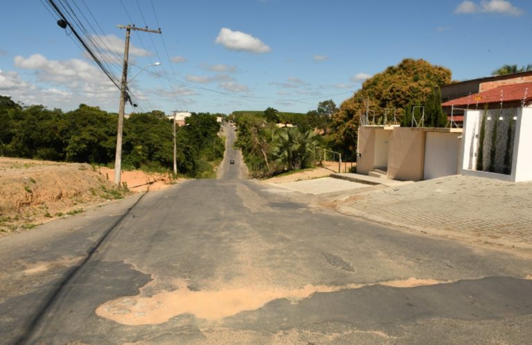 PARCERIA ENTRE PREFEITURA E GOVERNO  DO ESTADO GARANTE PAVIMENTAÇÃO, CALÇADA CIDADÃ E CICLOVIA NA LADEIRA DA COHAB